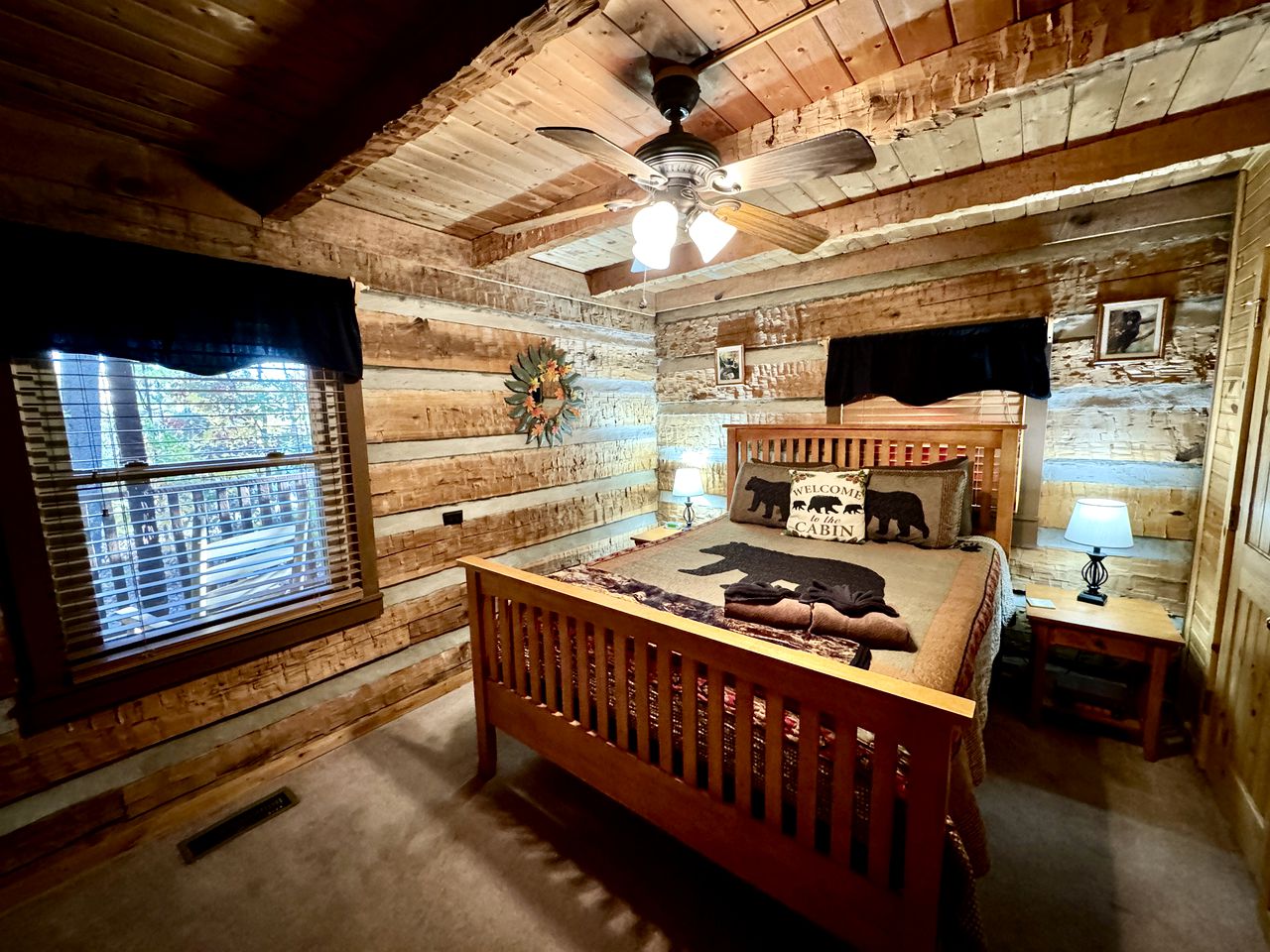 Impressive Log Cabin with Fire Pit, Game Room and Hot-tub in Sevierville, Tennessee