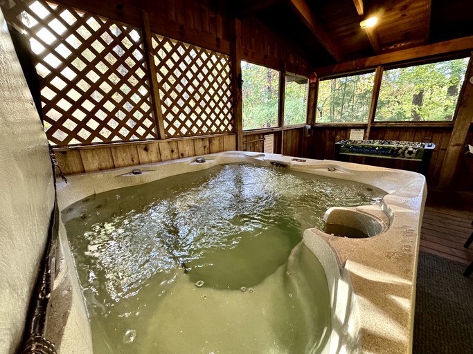 Impressive Log Cabin with Fire Pit, Game Room and Hot-tub in Sevierville, Tennessee