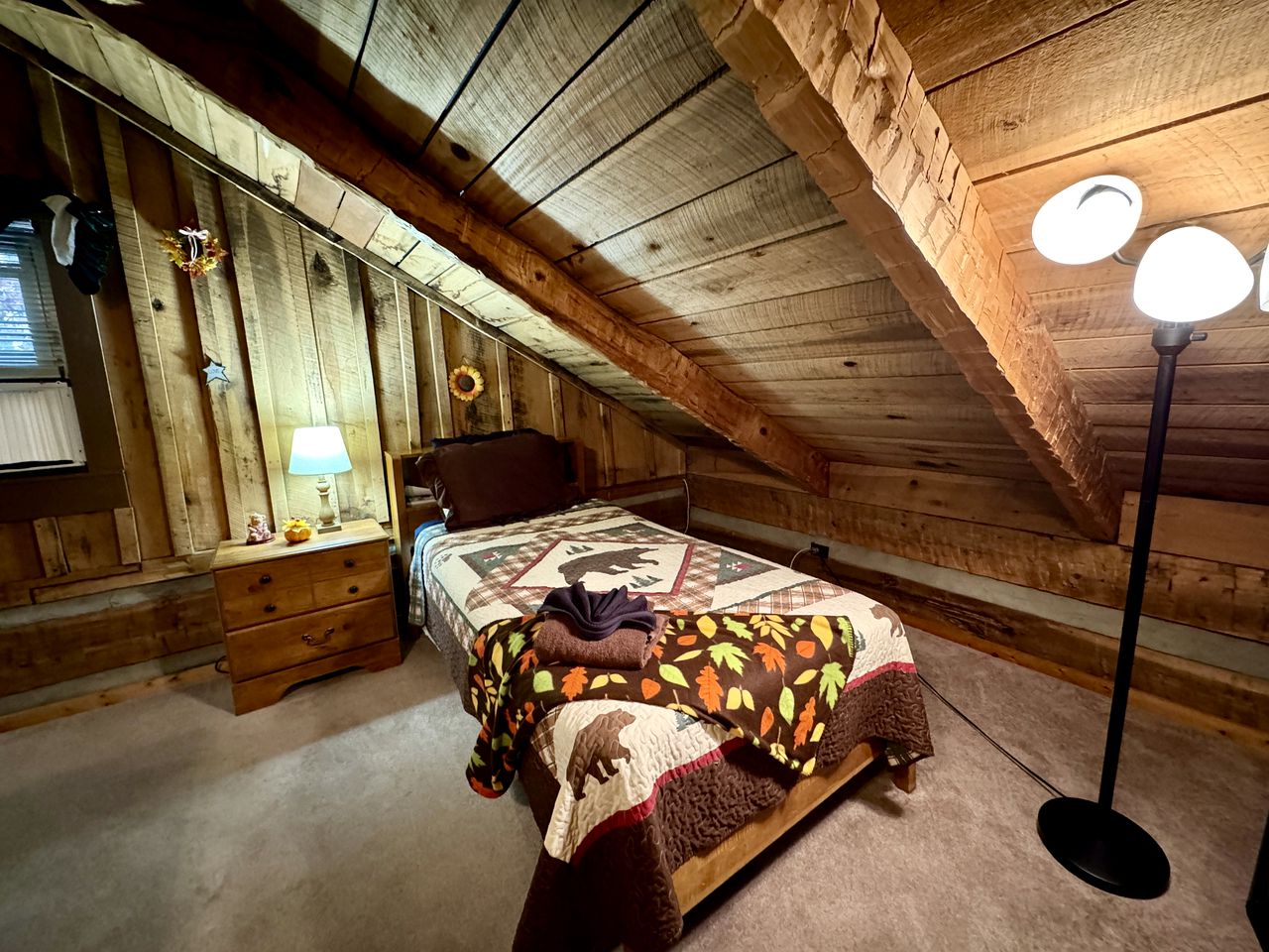 Impressive Log Cabin with Fire Pit, Game Room and Hot-tub in Sevierville, Tennessee