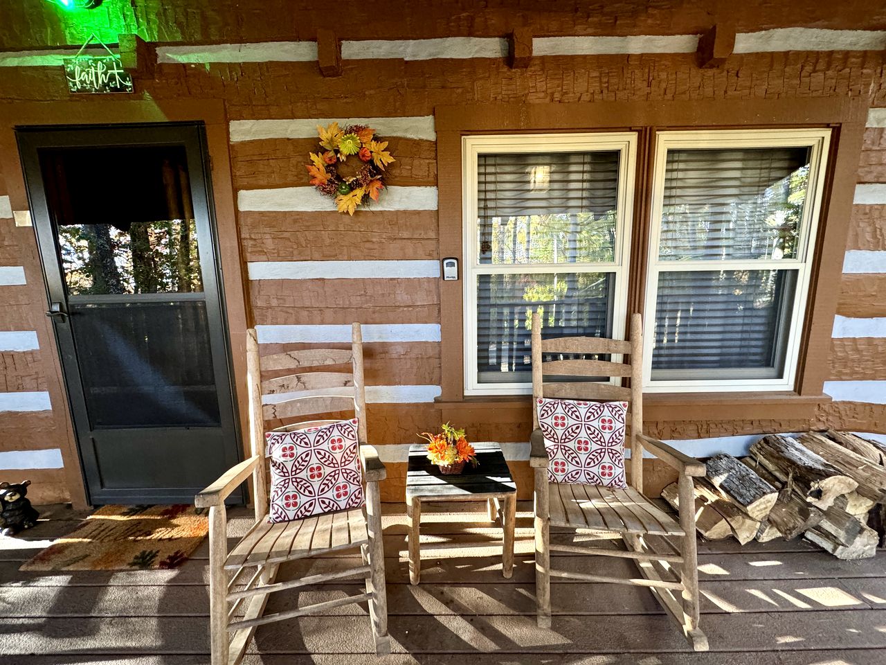 Impressive Log Cabin with Fire Pit, Game Room and Hot-tub in Sevierville, Tennessee