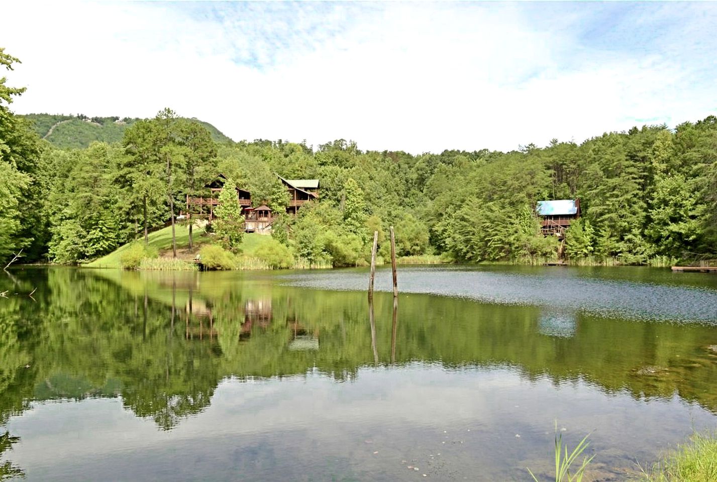Impressive Log Cabin with Fire Pit, Game Room and Hot-tub in Sevierville, Tennessee