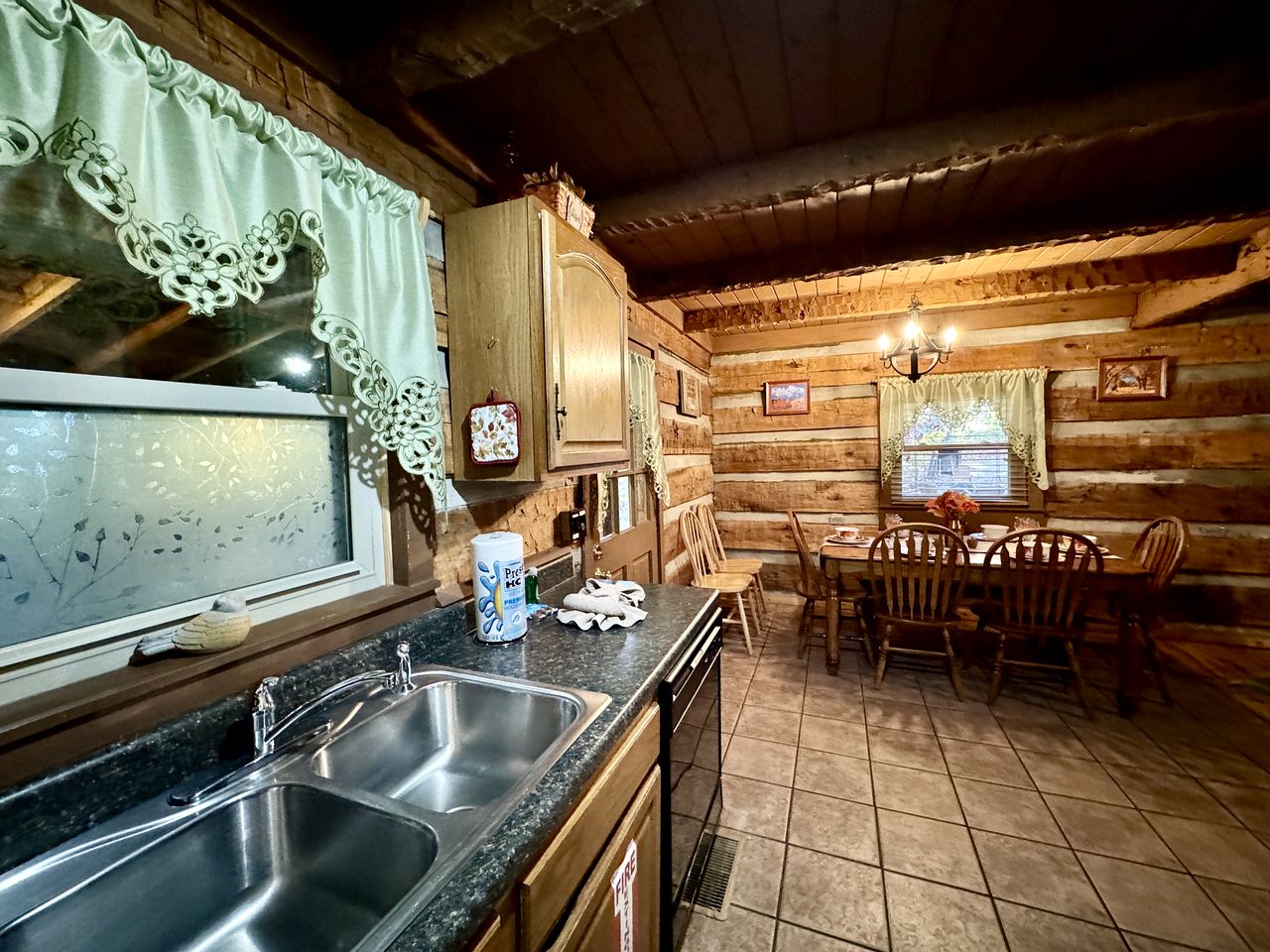 Impressive Log Cabin with Fire Pit, Game Room and Hot-tub in Sevierville, Tennessee