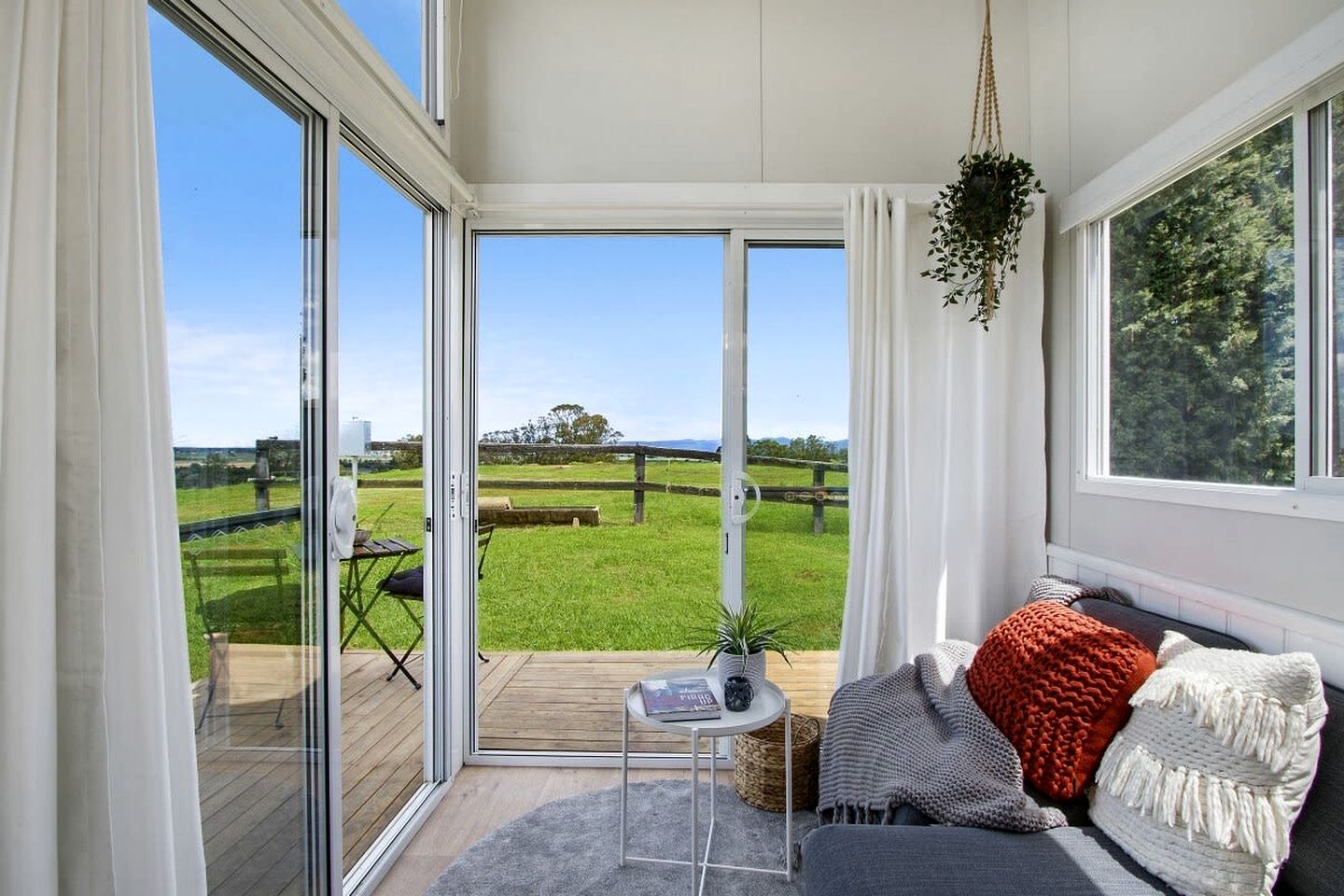 Gorgeous New South Wales Glamping Rental with Great Views