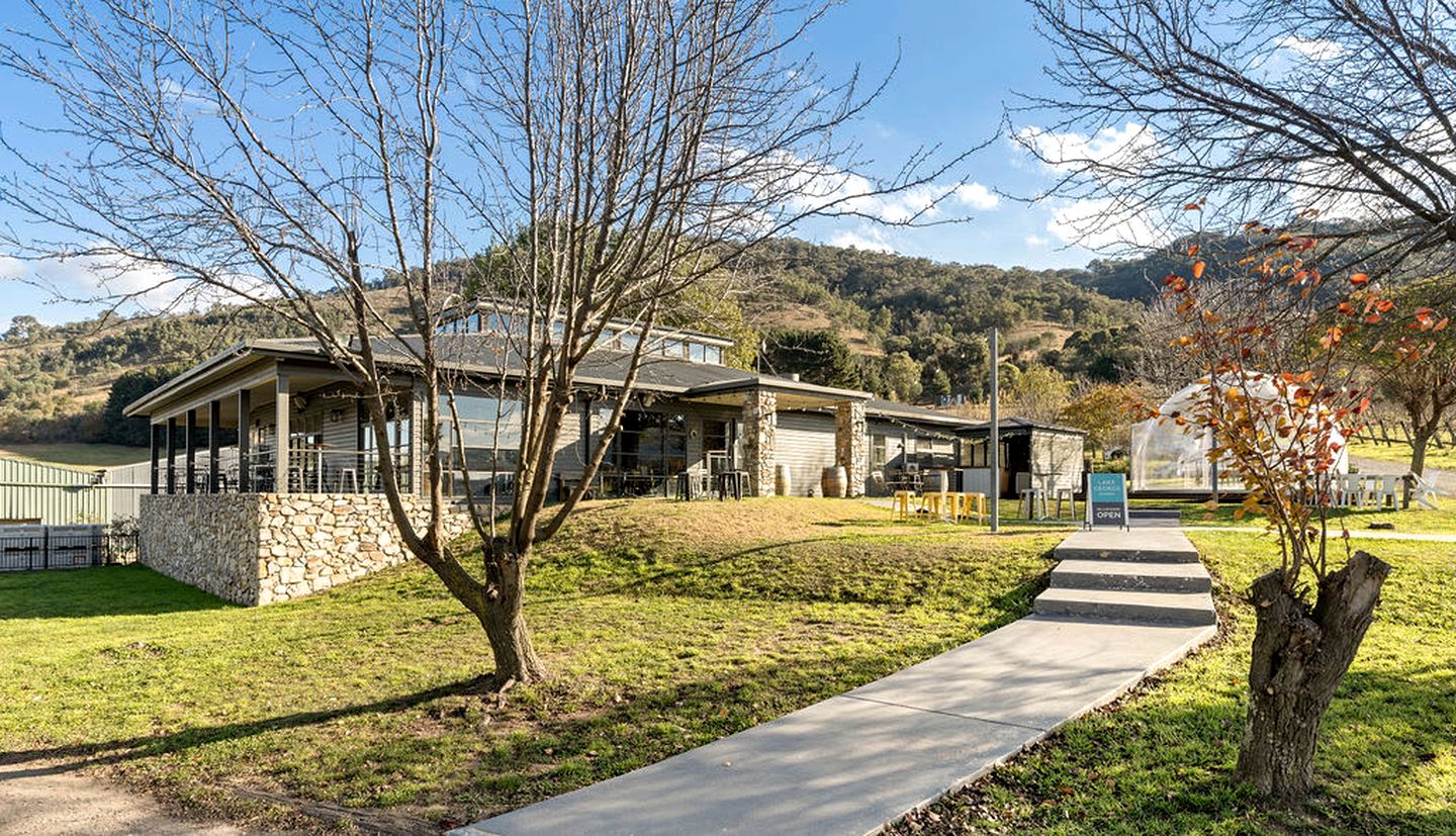 Gorgeous New South Wales Glamping Retreat on Lake George