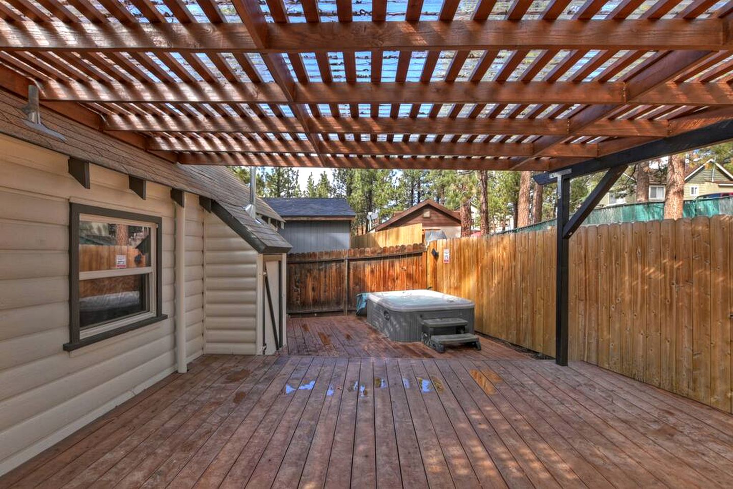 Stunning Cabin with Hot-Tub Fantastic for Outdoor Activities in Big Bear Lake, California