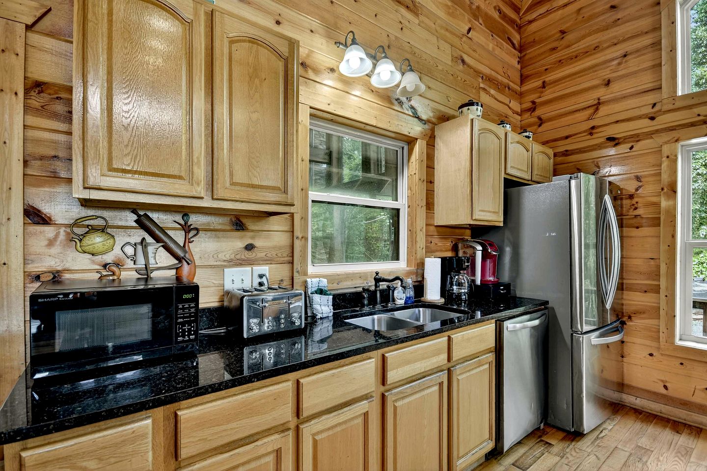 Lush Mountaintop Cabin Haven near Chattahoochee River in Georgia