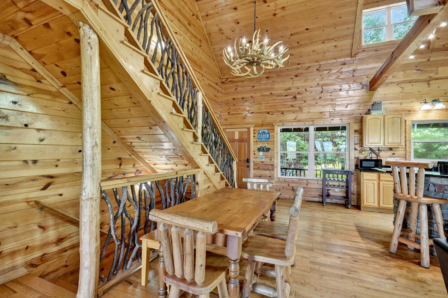 Lush Mountaintop Cabin Haven near Chattahoochee River in Georgia