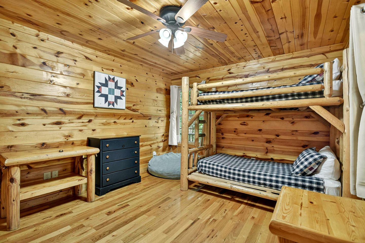 Lush Mountaintop Cabin Haven near Chattahoochee River in Georgia