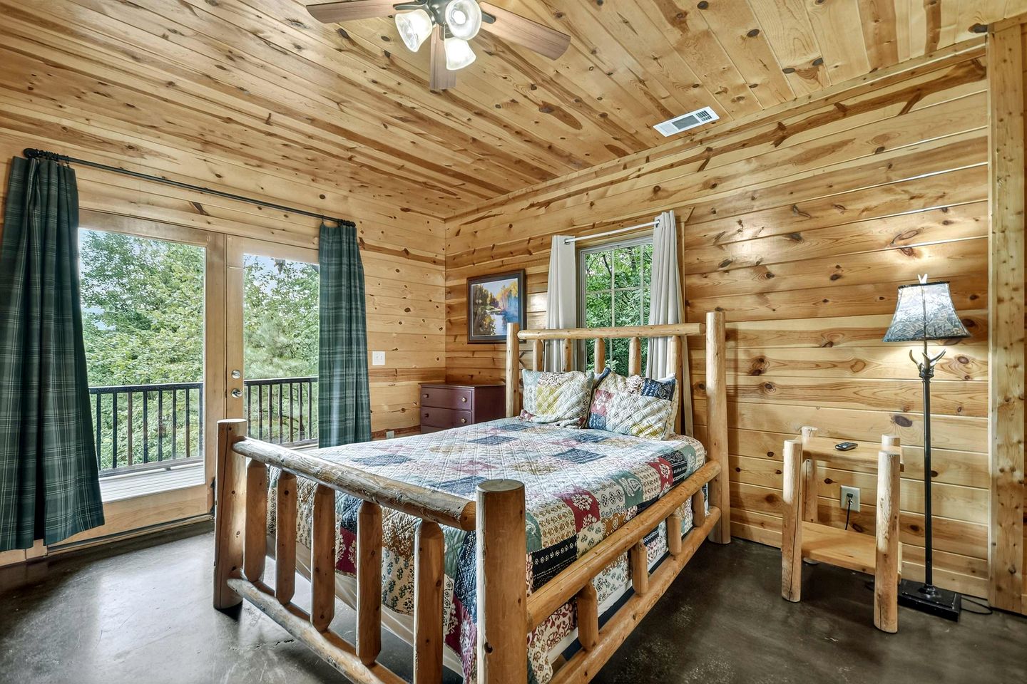 Lush Mountaintop Cabin Haven near Chattahoochee River in Georgia