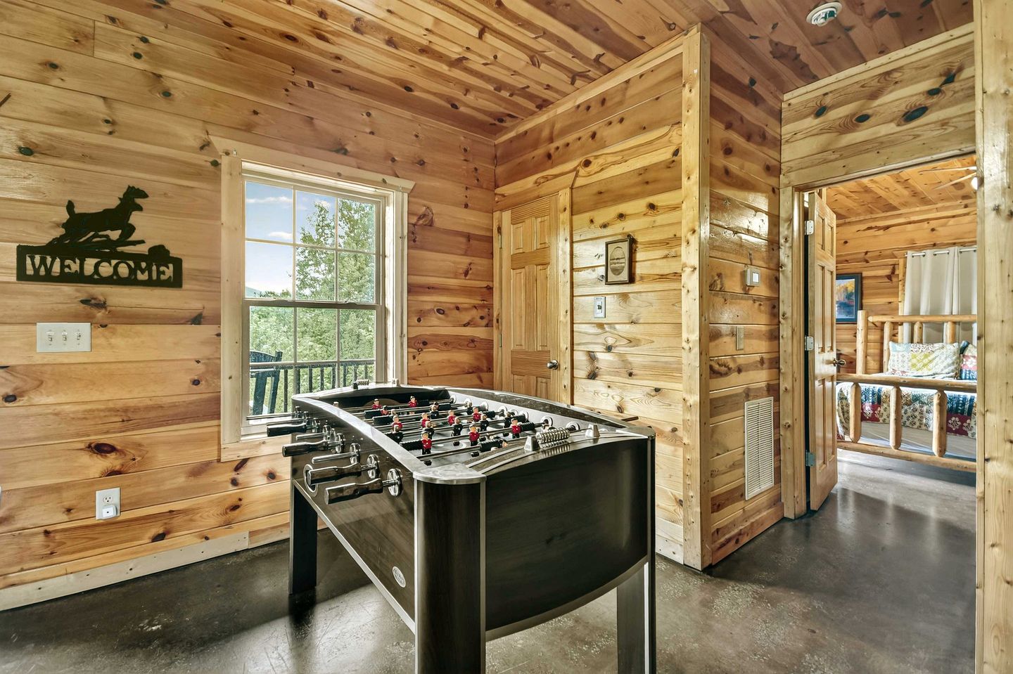 Lush Mountaintop Cabin Haven near Chattahoochee River in Georgia