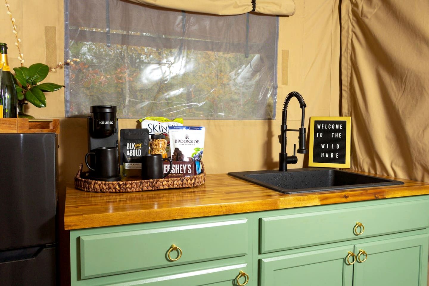 Luxury Safari Tent Near Great Smoky Mountains National Park, Tennessee