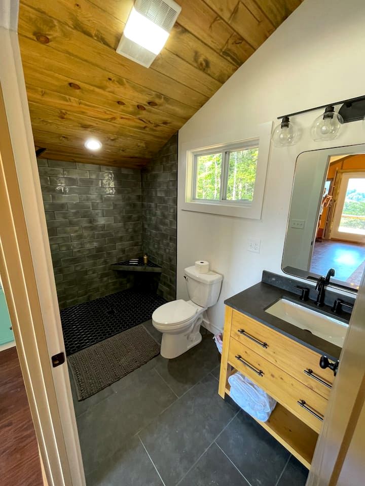 Luxury Safari Tent Near Great Smoky Mountains National Park, Tennessee