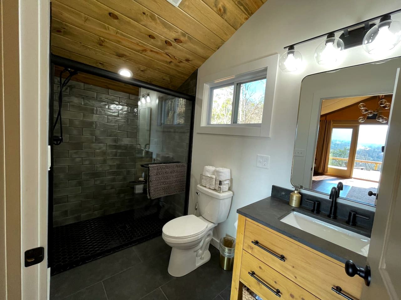 Luxury Safari Tent Near Great Smoky Mountains National Park, Tennessee