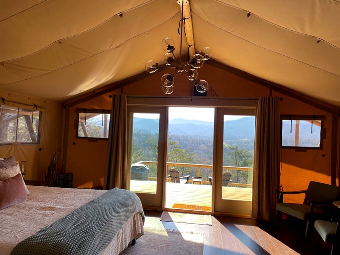 Tented Cabins (United States of America, Townsend, Tennessee)