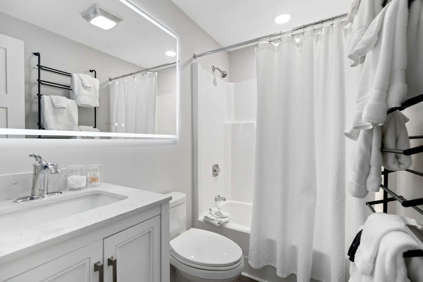 Scenic Ski-In/Ski-Out Mountain Retreat Near Wintergreen Resort, Wintergreen VA