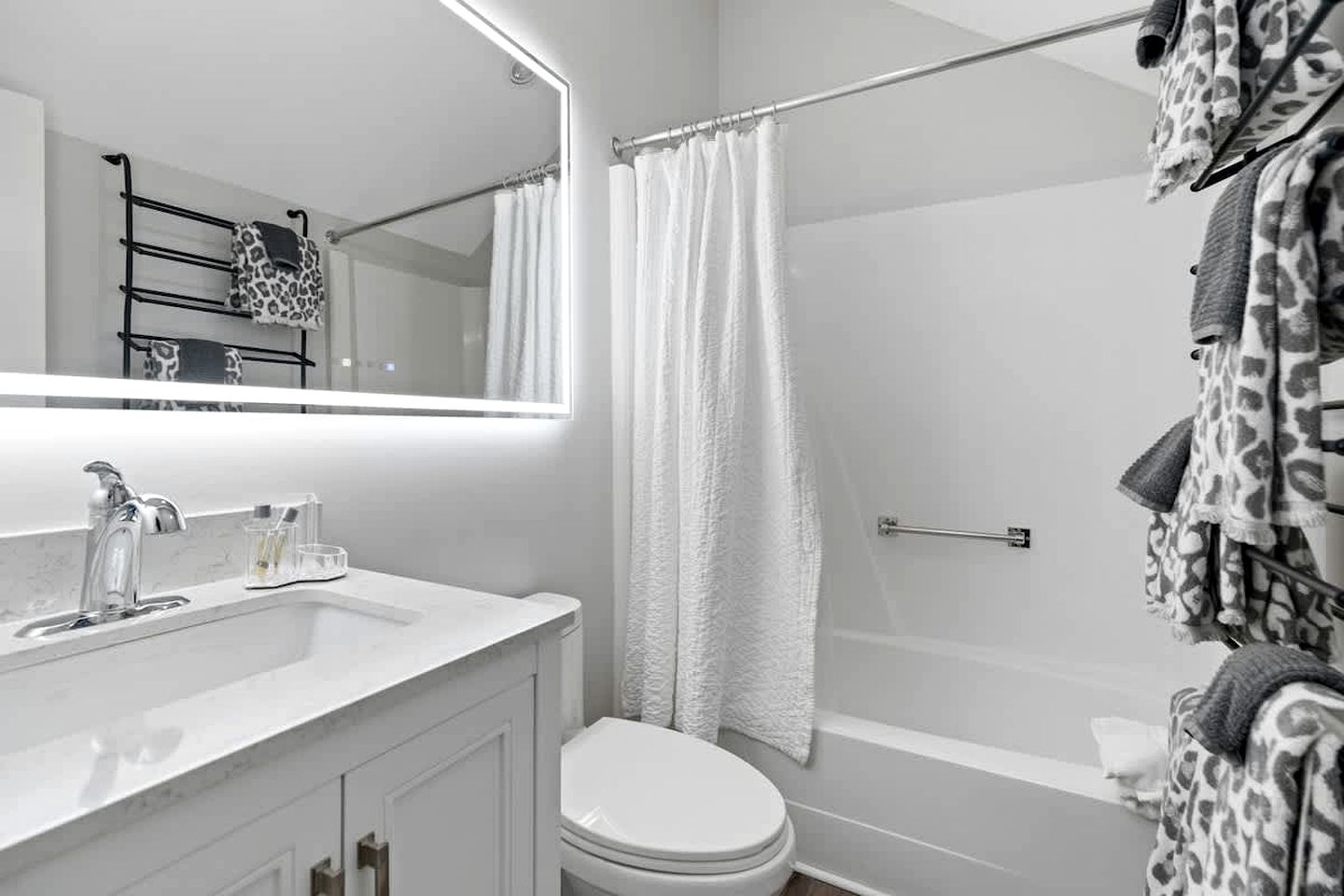 Scenic Ski-In/Ski-Out Mountain Retreat Near Wintergreen Resort, Wintergreen VA