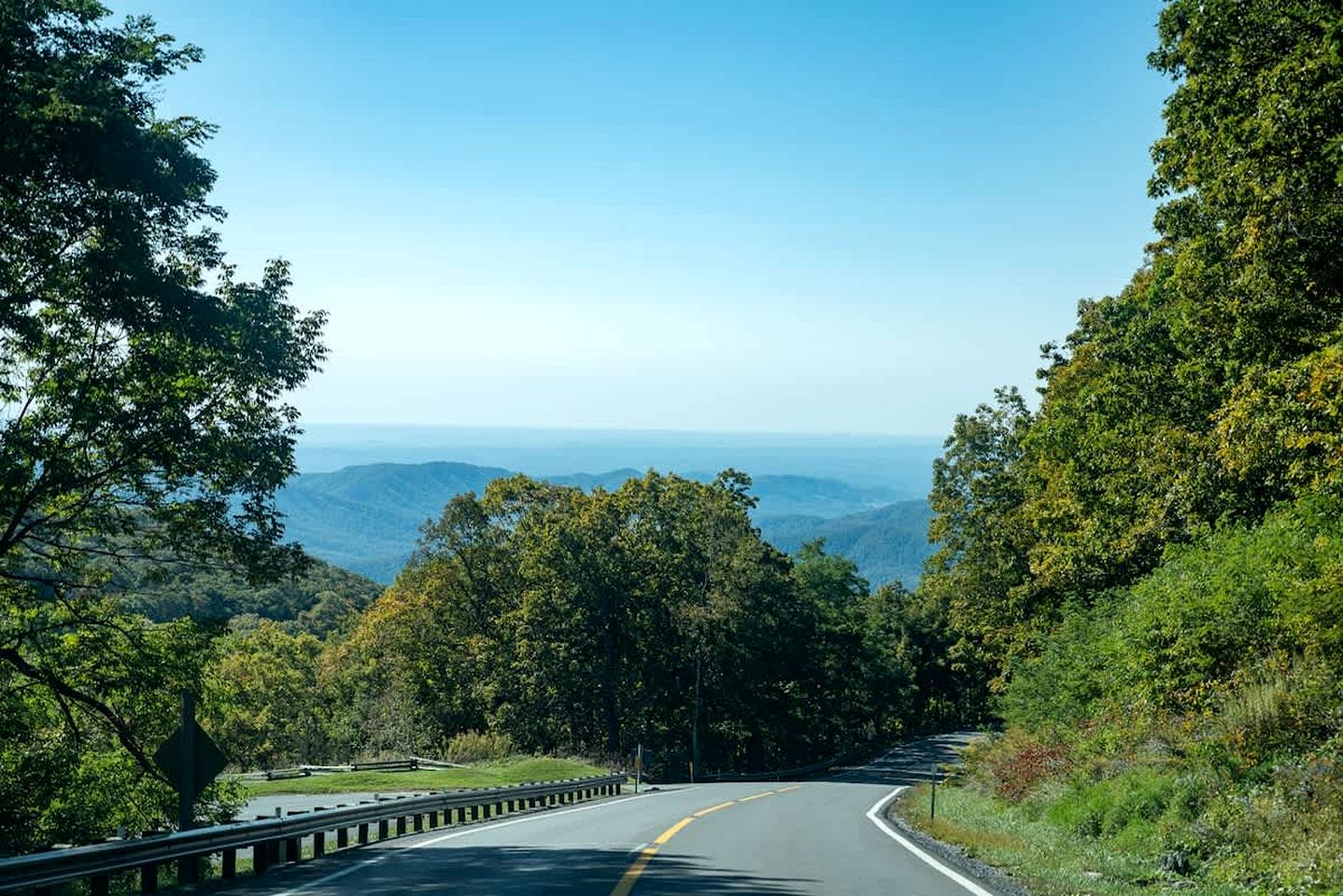 Scenic Ski-In/Ski-Out Mountain Retreat Near Wintergreen Resort, Wintergreen VA