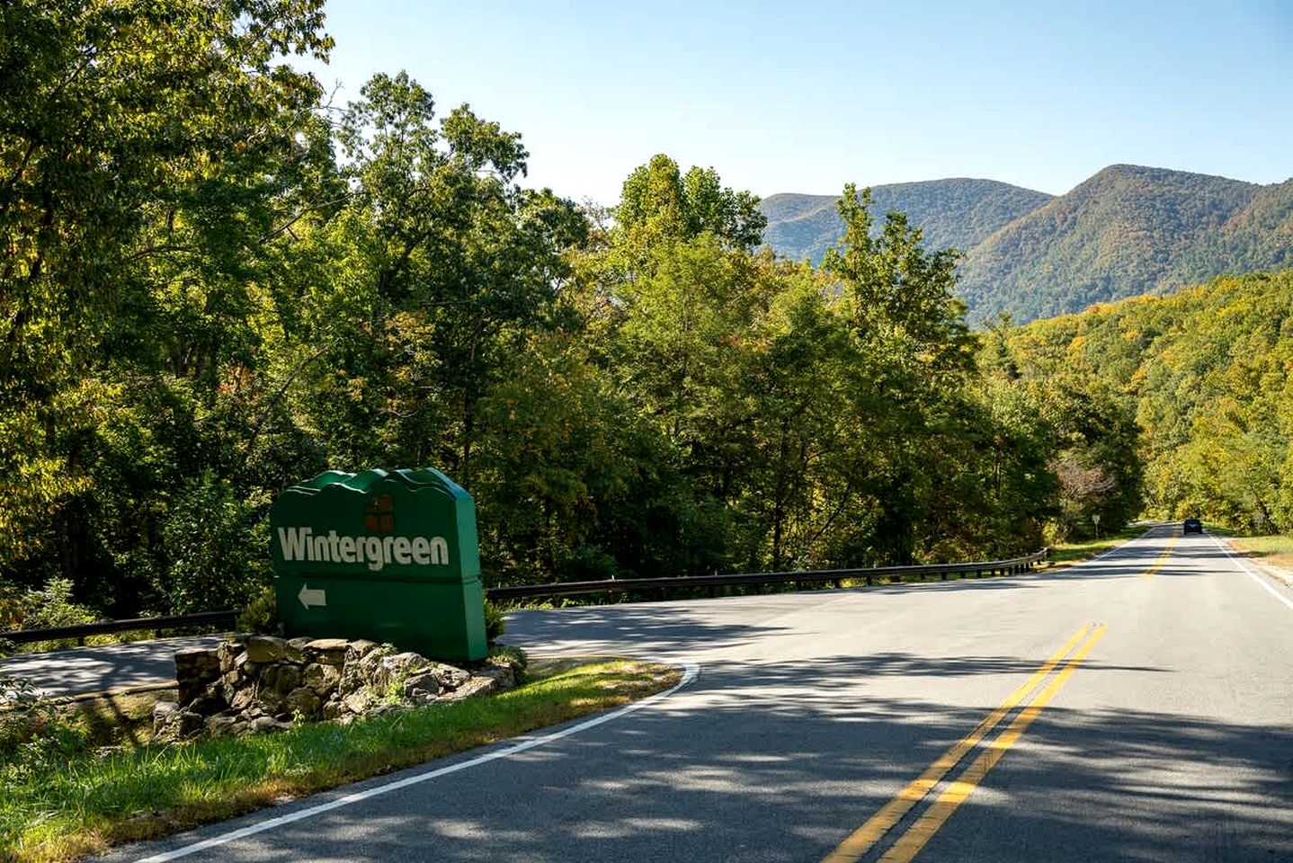 Scenic Ski-In/Ski-Out Mountain Retreat Near Wintergreen Resort, Wintergreen VA