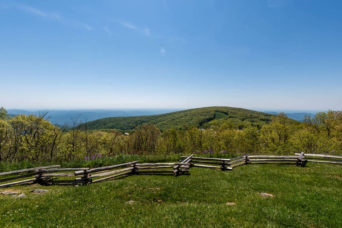 Scenic Ski-In/Ski-Out Mountain Retreat Near Wintergreen Resort, Wintergreen VA