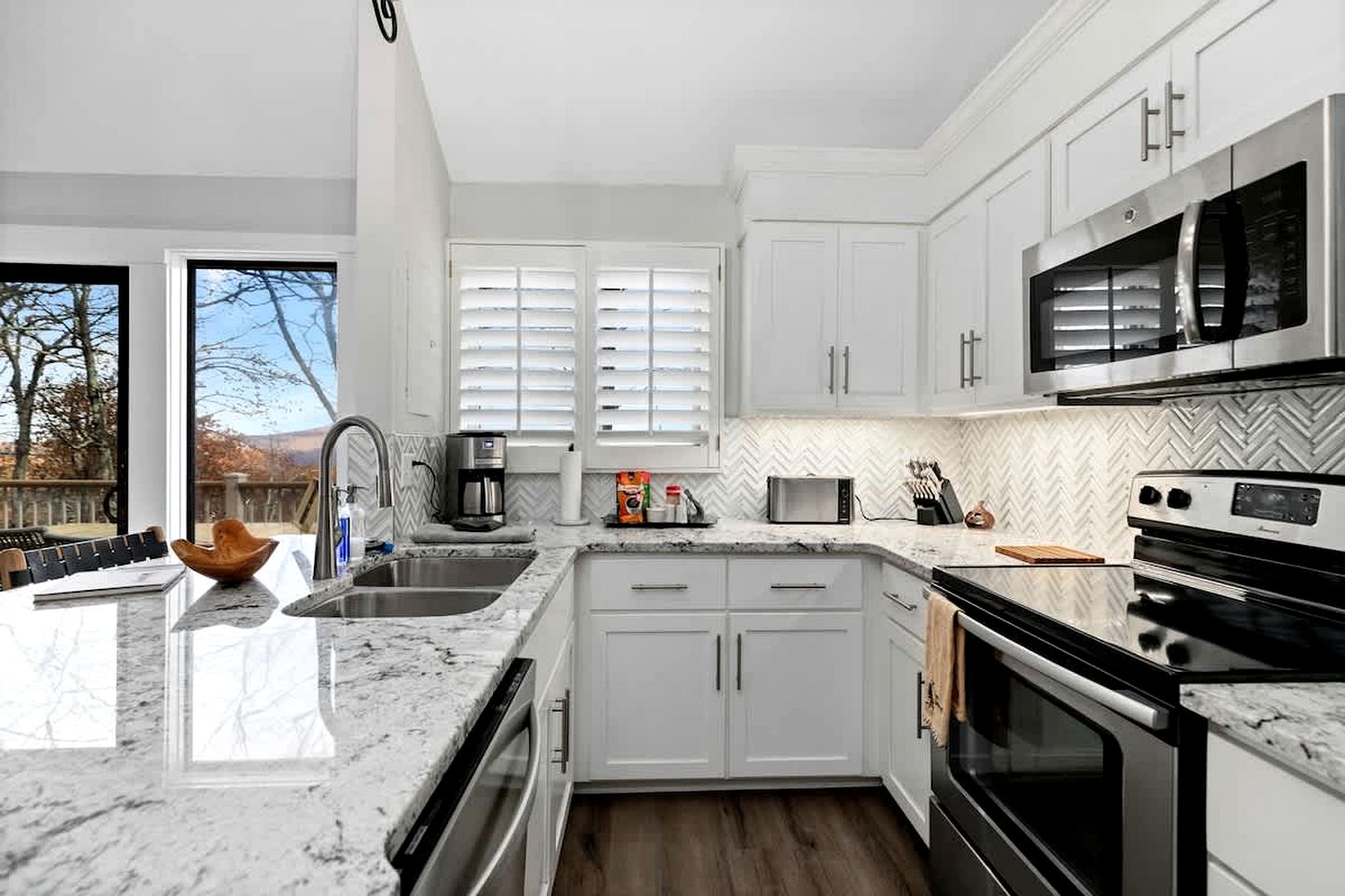 Scenic Ski-In/Ski-Out Mountain Retreat Near Wintergreen Resort, Wintergreen VA