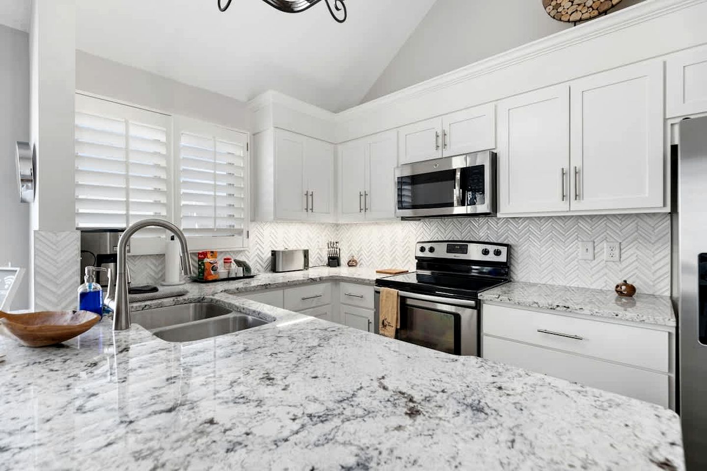 Scenic Ski-In/Ski-Out Mountain Retreat Near Wintergreen Resort, Wintergreen VA