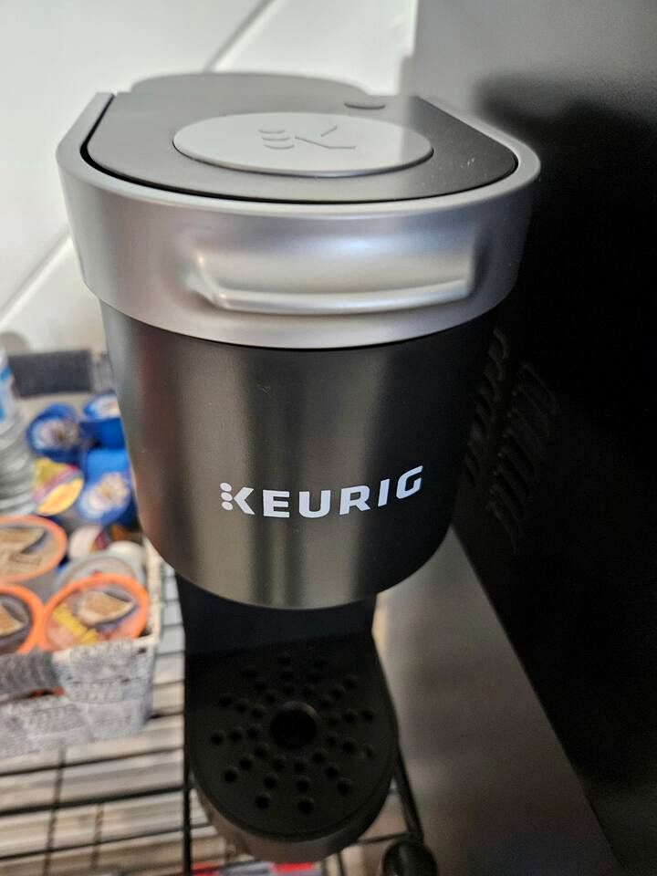 Newly Built Modern Cottage with New England Charm, near the Draper Mountain Trail System