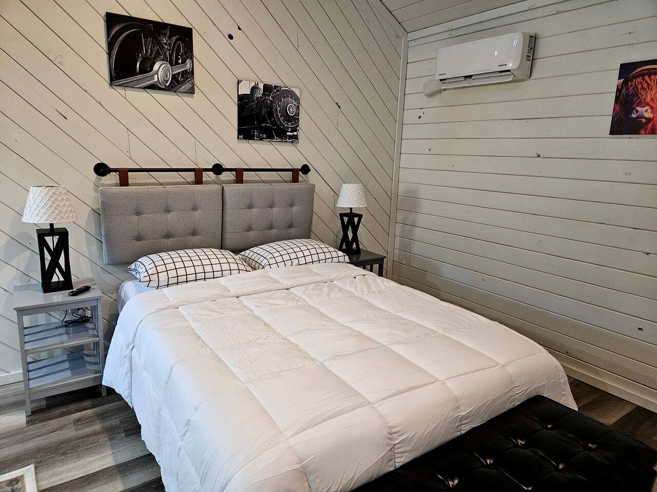 Newly Built Modern Cottage with New England Charm, near the Draper Mountain Trail System