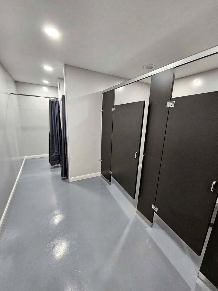 Newly Built Modern Cottage with New England Charm, near the Draper Mountain Trail System