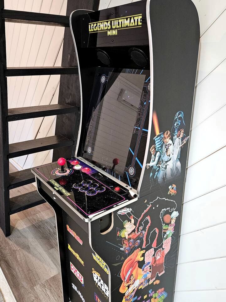 Newly Built Modern Cottage with New England Charm, near the Draper Mountain Trail System