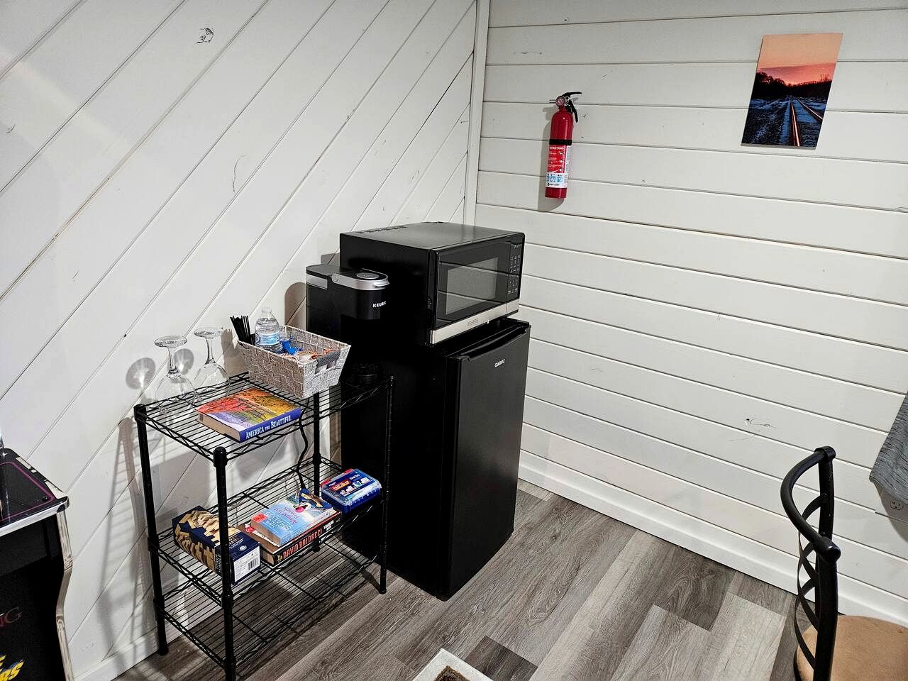 Newly Built Modern Cottage with New England Charm, near the Draper Mountain Trail System