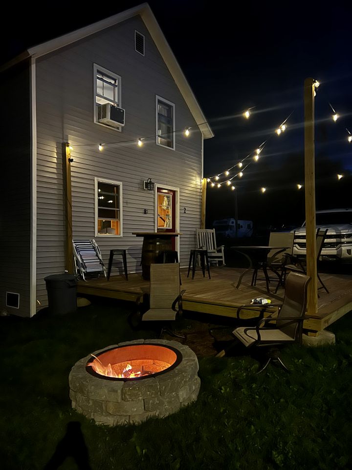 Newly Renovated Cabin with Beautiful Hiking Trails in Maine