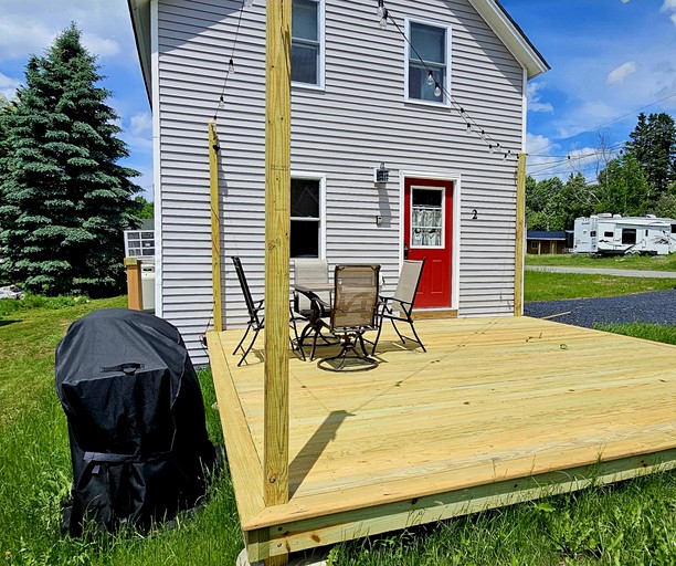 Newly Renovated Cabin with Beautiful Hiking Trails in Maine