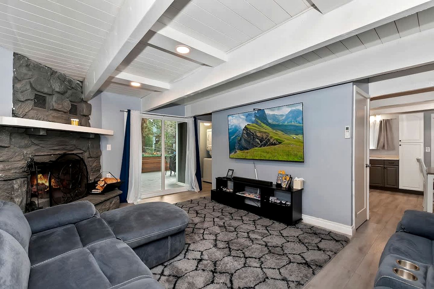 Newly Renovated Mountain Cabin with Epic Kids’ Slide Near Big Bear Lake, California