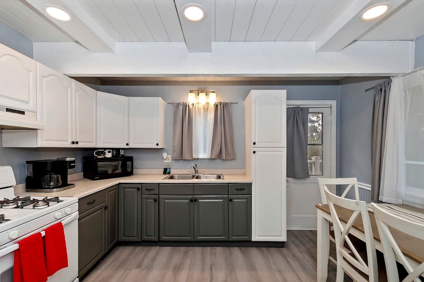 Newly Renovated Mountain Cabin with Epic Kids’ Slide Near Big Bear Lake, California