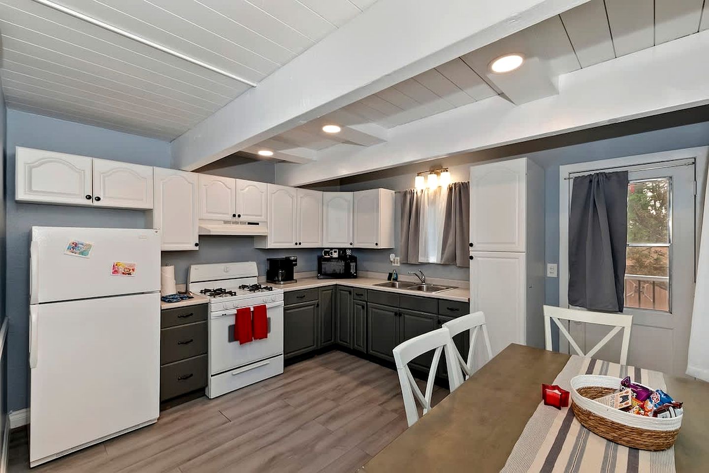 Newly Renovated Mountain Cabin with Epic Kids’ Slide Near Big Bear Lake, California