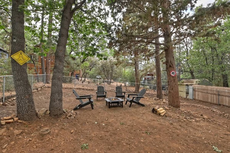 Cabins (United States of America, Big Bear, California)