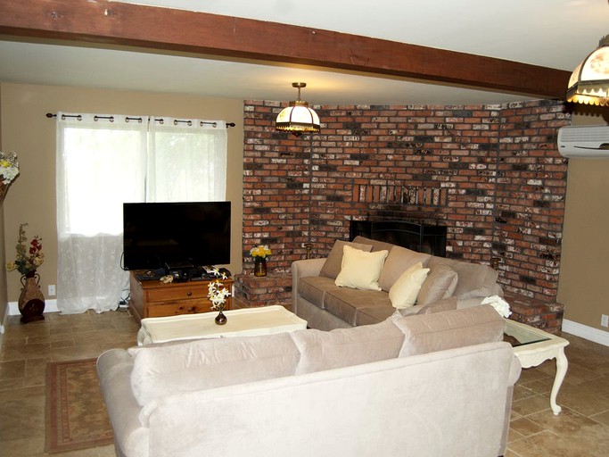 Cabins (Oakhurst, California, United States)