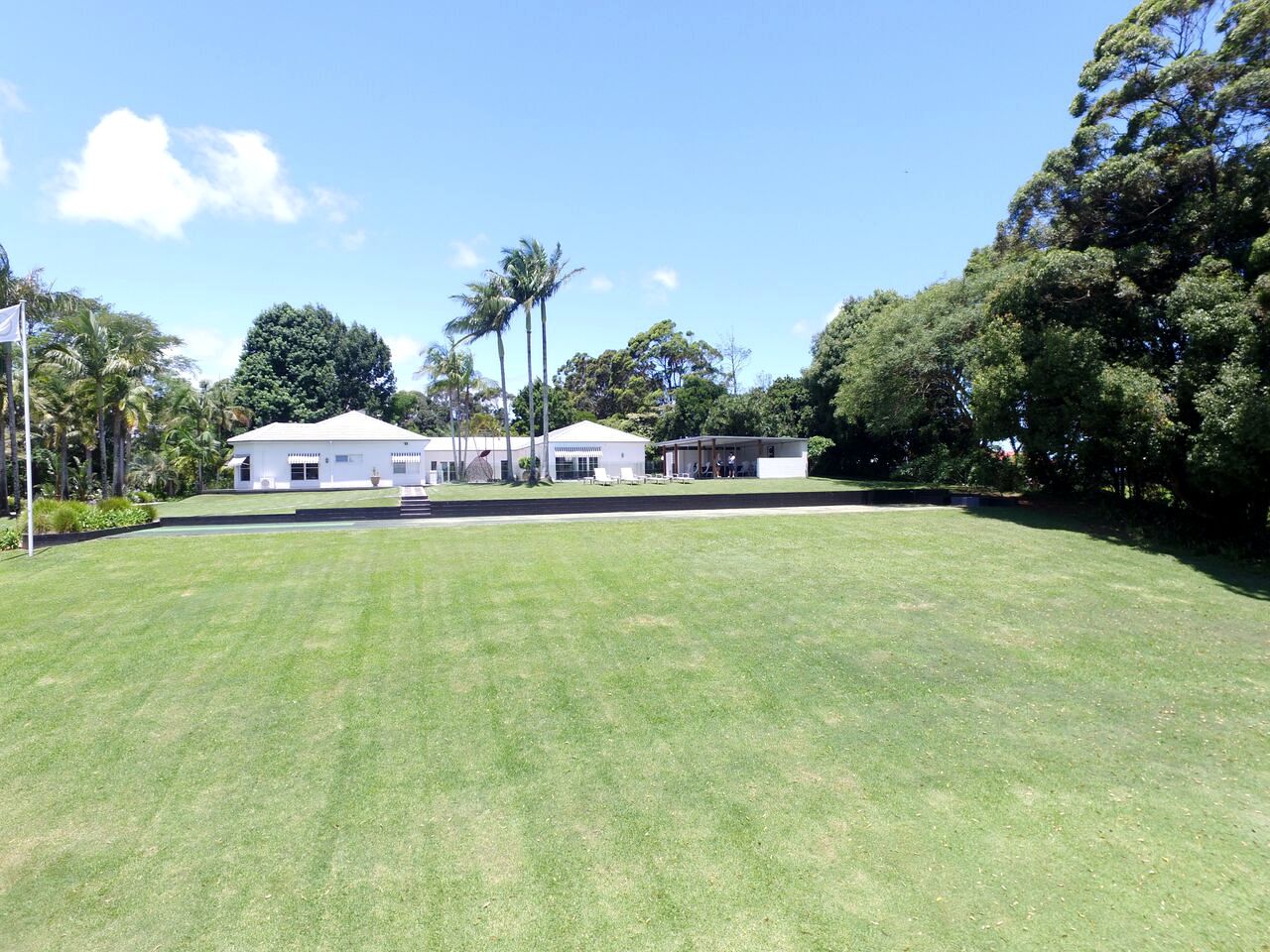 Luxury Family Lodge Getaway with a Pool near Byron Bay, New South Wales