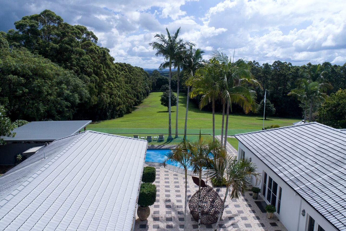 Luxury Family Lodge Getaway with a Pool near Byron Bay, New South Wales