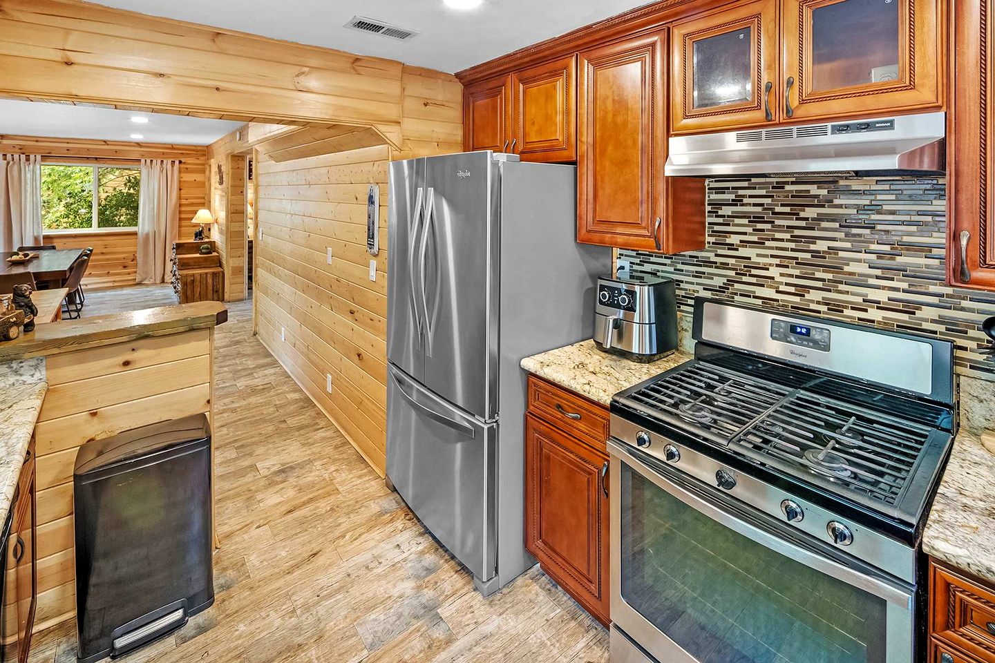 Splendid Cabin with Basket Court, Game Space and Deck in California