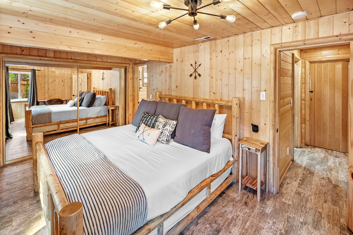 Splendid Cabin with Basket Court, Game Space and Deck in California