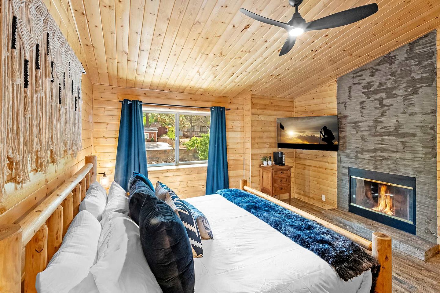Splendid Cabin with Basket Court, Game Space and Deck in California