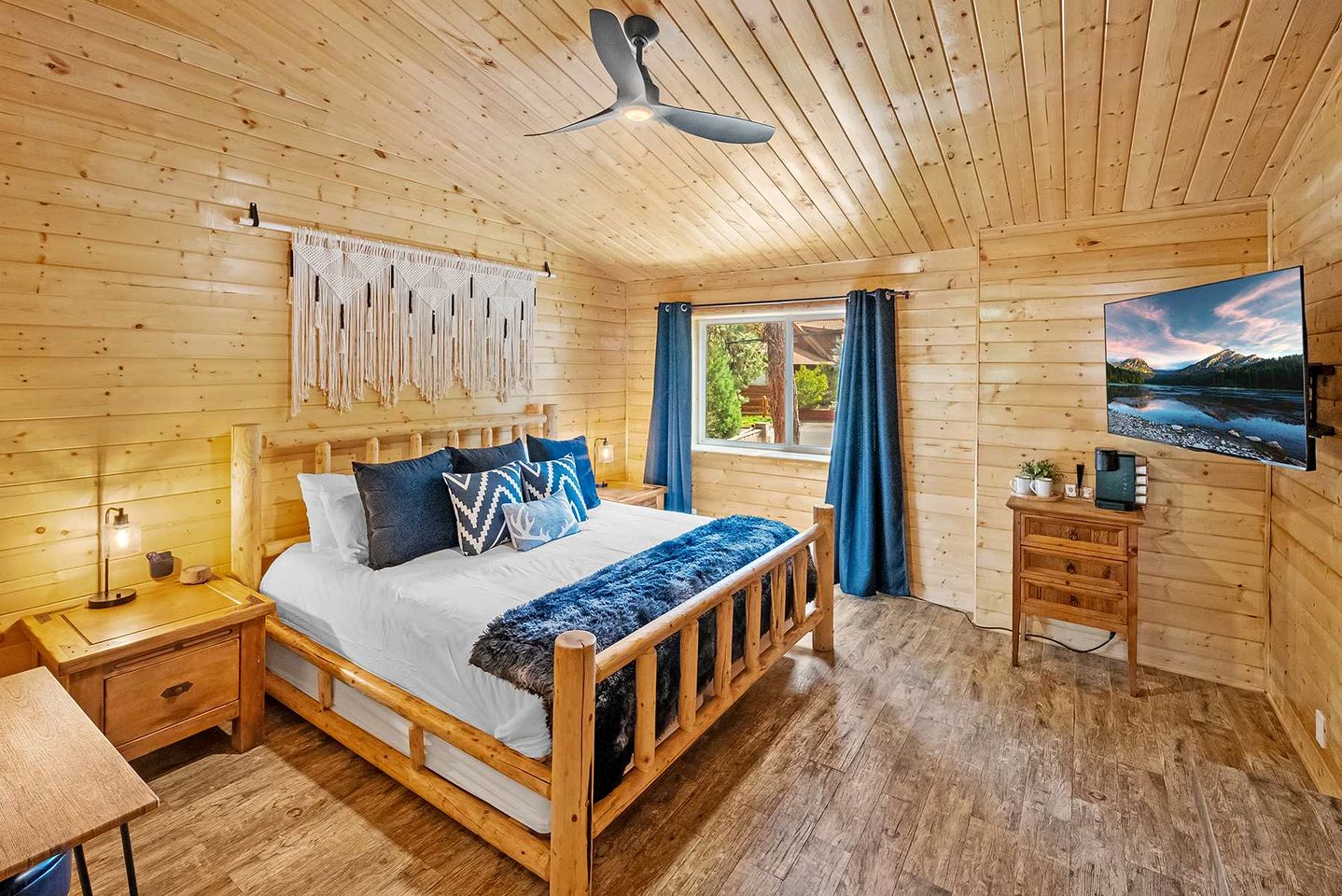 Splendid Cabin with Basket Court, Game Space and Deck in California