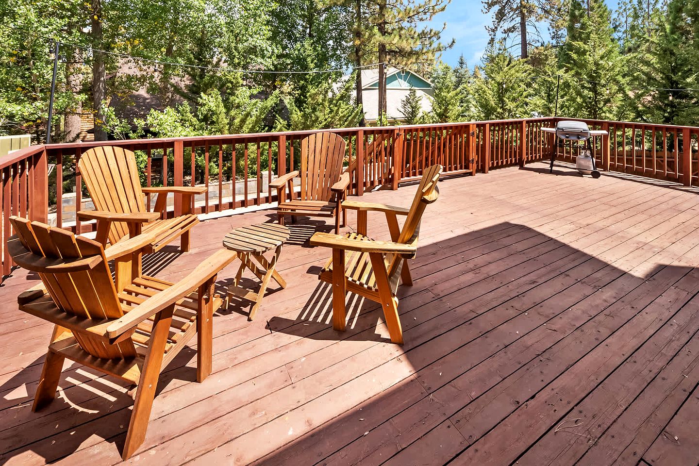 Splendid Cabin with Basket Court, Game Space and Deck in California