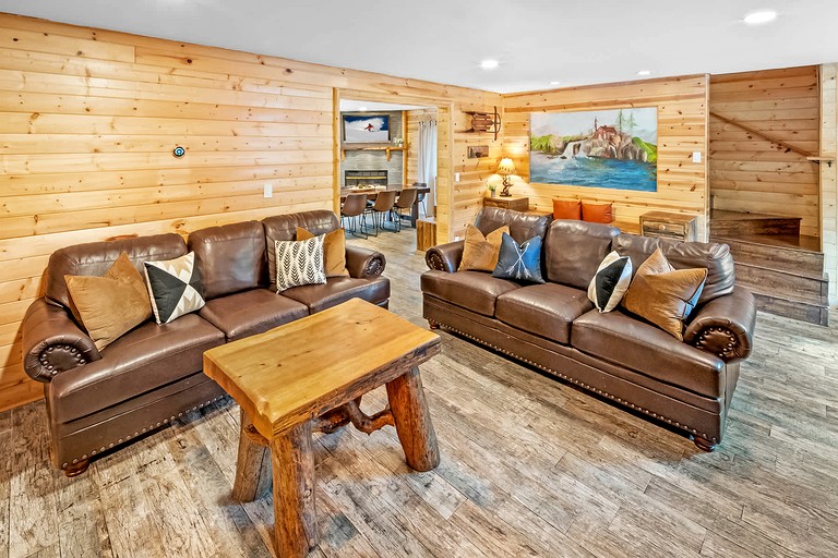 Cabins (United States of America, --, California)