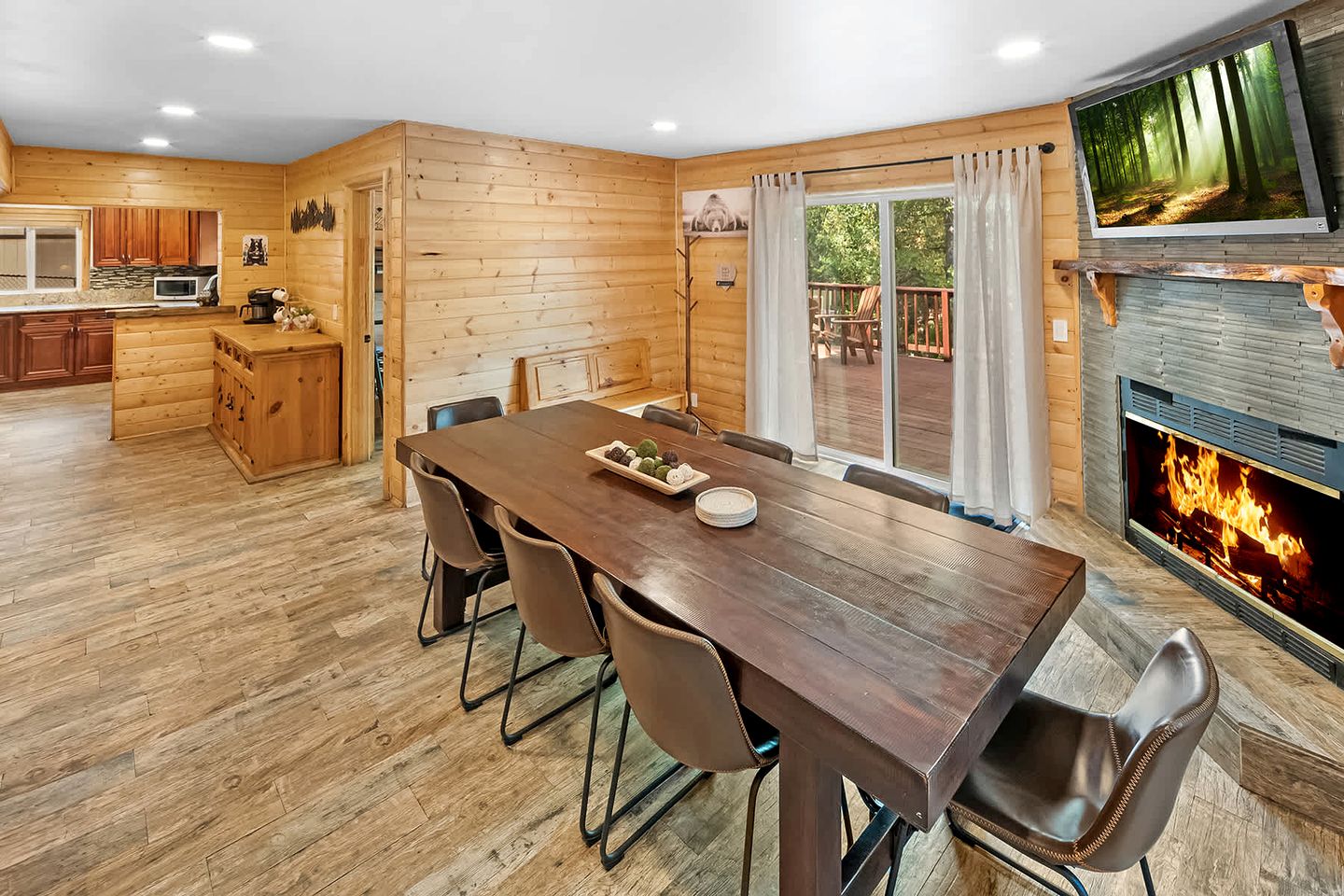 Splendid Cabin with Basket Court, Game Space and Deck in California