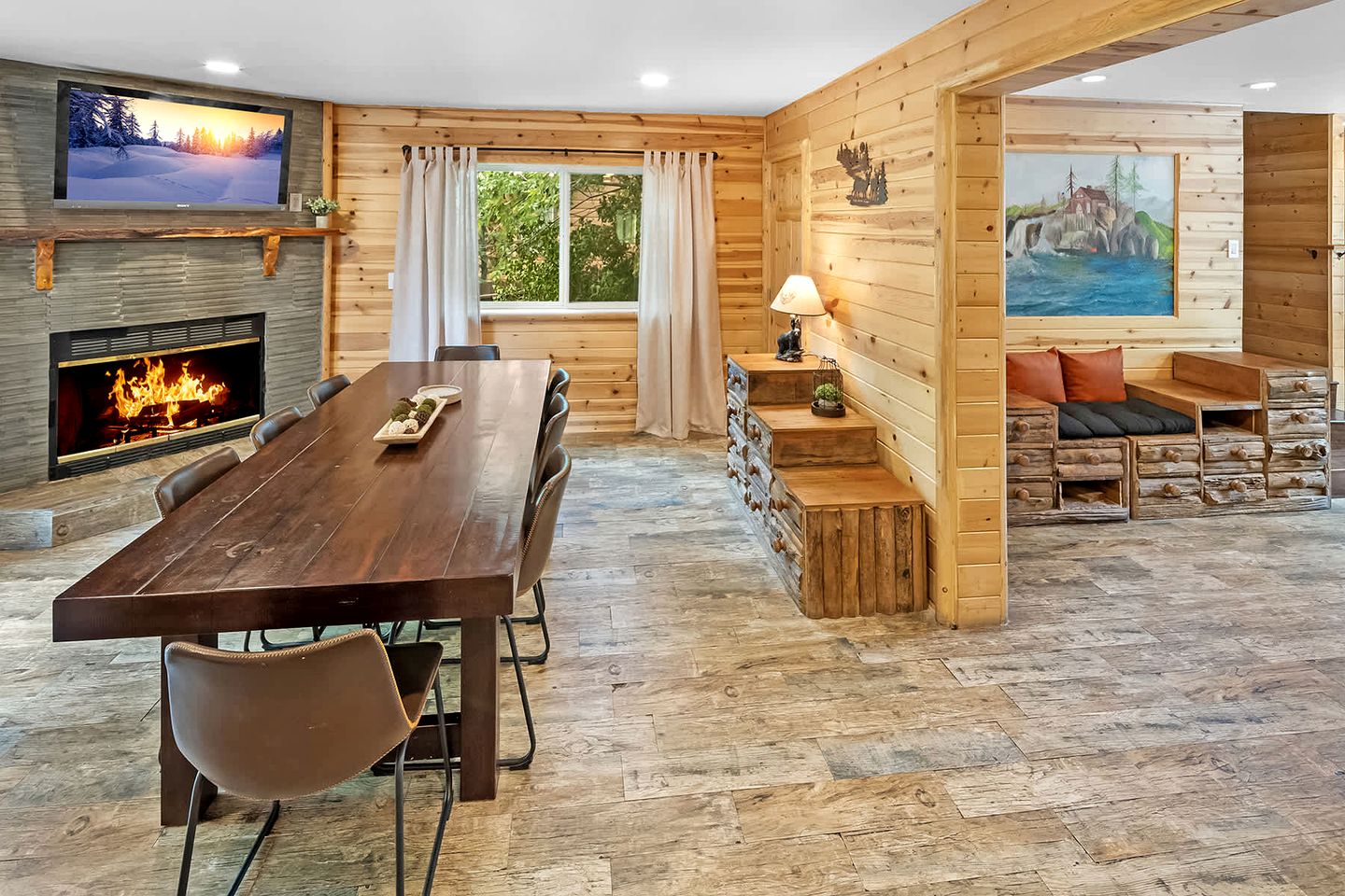 Splendid Cabin with Basket Court, Game Space and Deck in California