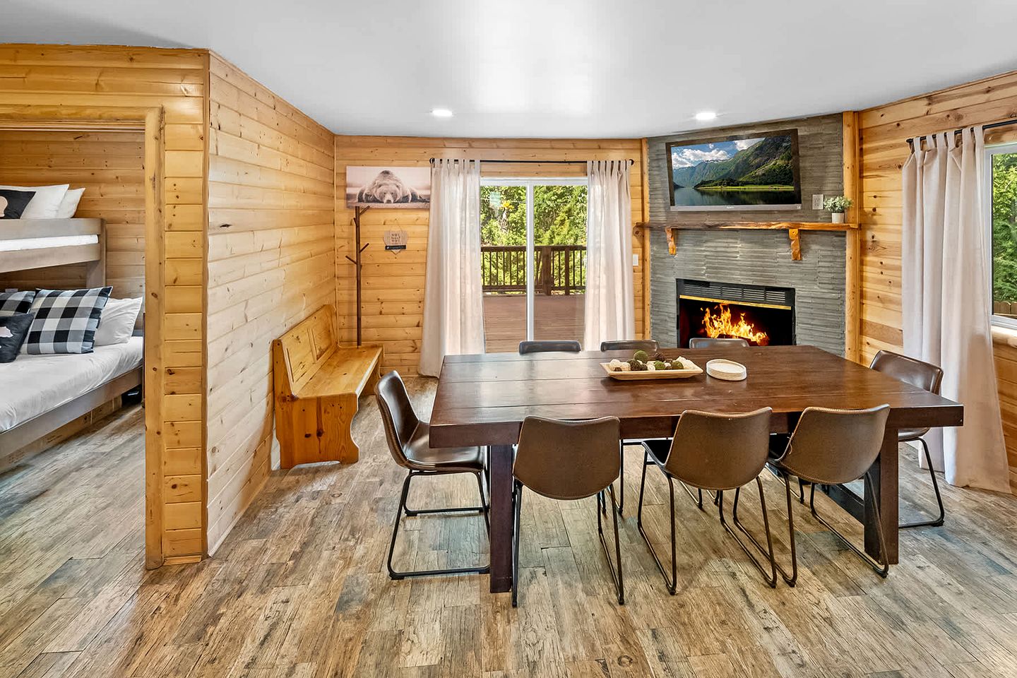 Splendid Cabin with Basket Court, Game Space and Deck in California
