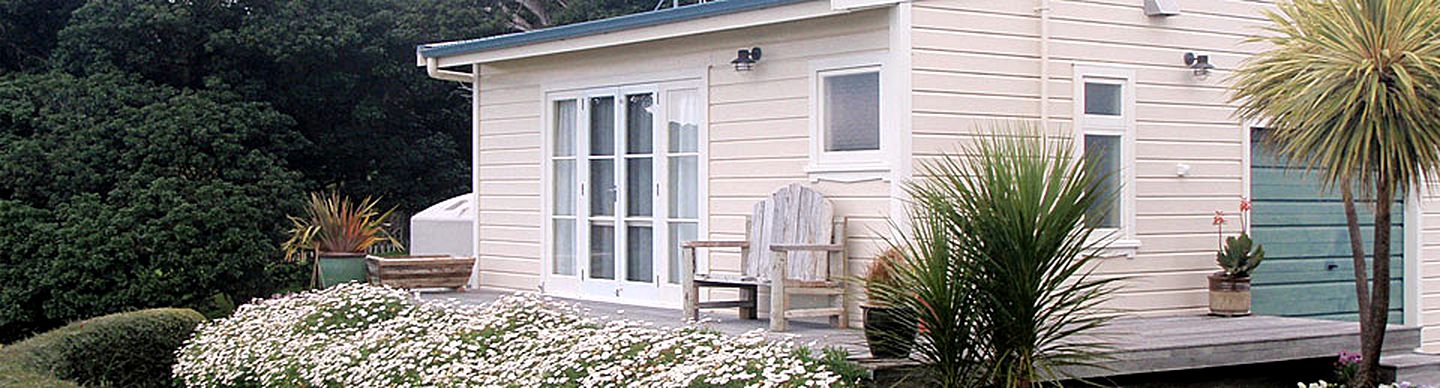 Idyllic Holiday Cottage with Coastal Views near East Cape, New Zealand