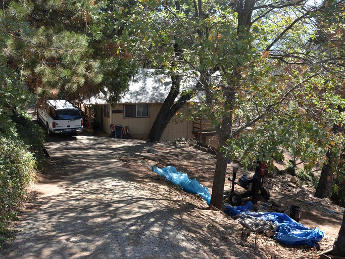 Cabins (Springville, California, United States)